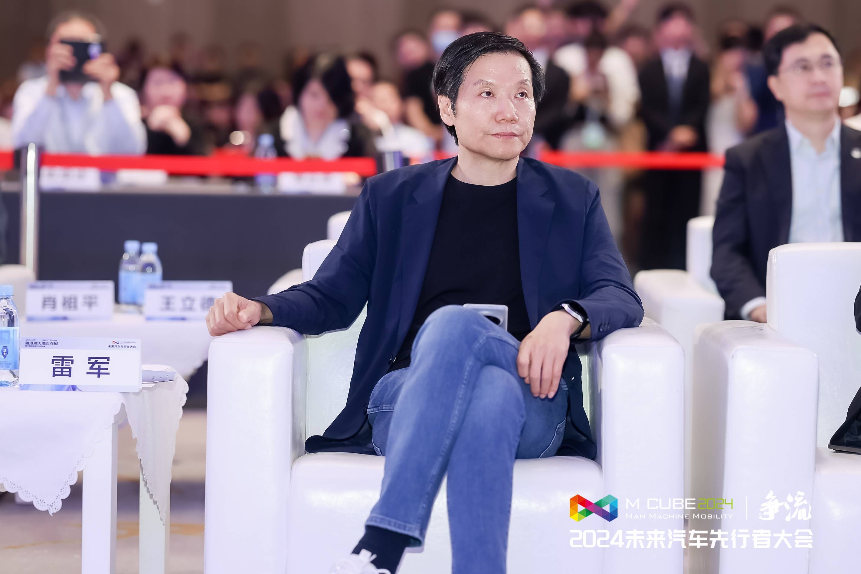 第二届未来汽车先行者大会暨首届中国新能源汽车科技展在深圳开幕