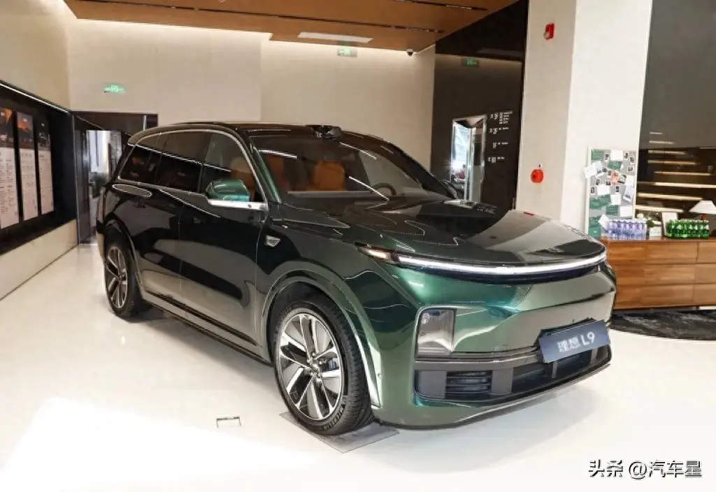 实拍理想L9：全系下调2万！综合续航1412KM！适合家用的六座SUV！
