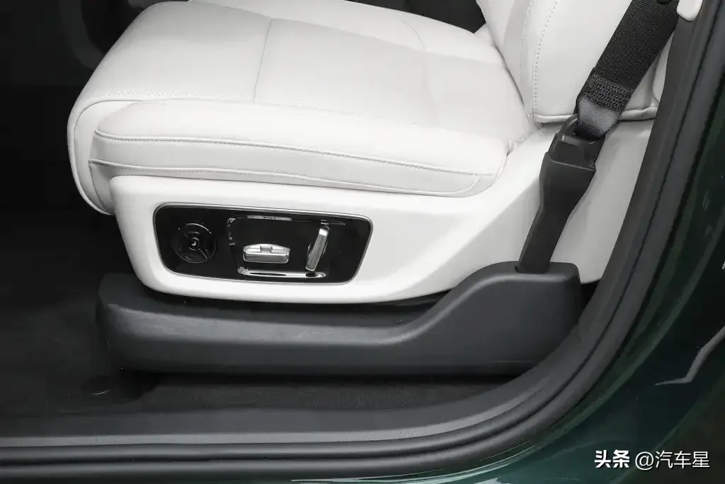 实拍理想L9：全系下调2万！综合续航1412KM！适合家用的六座SUV！