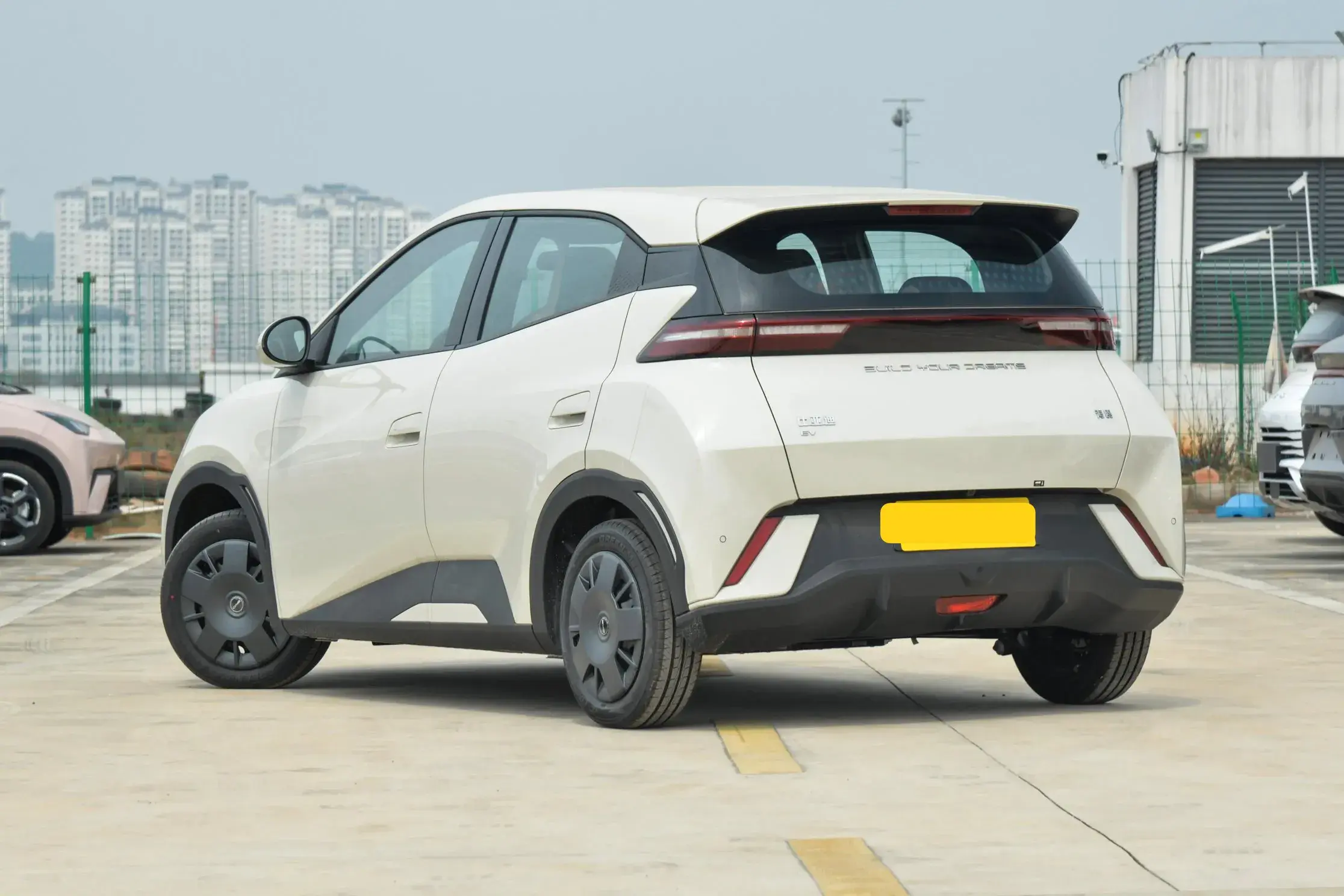 盘点2024年最热门的六款新能源汽车