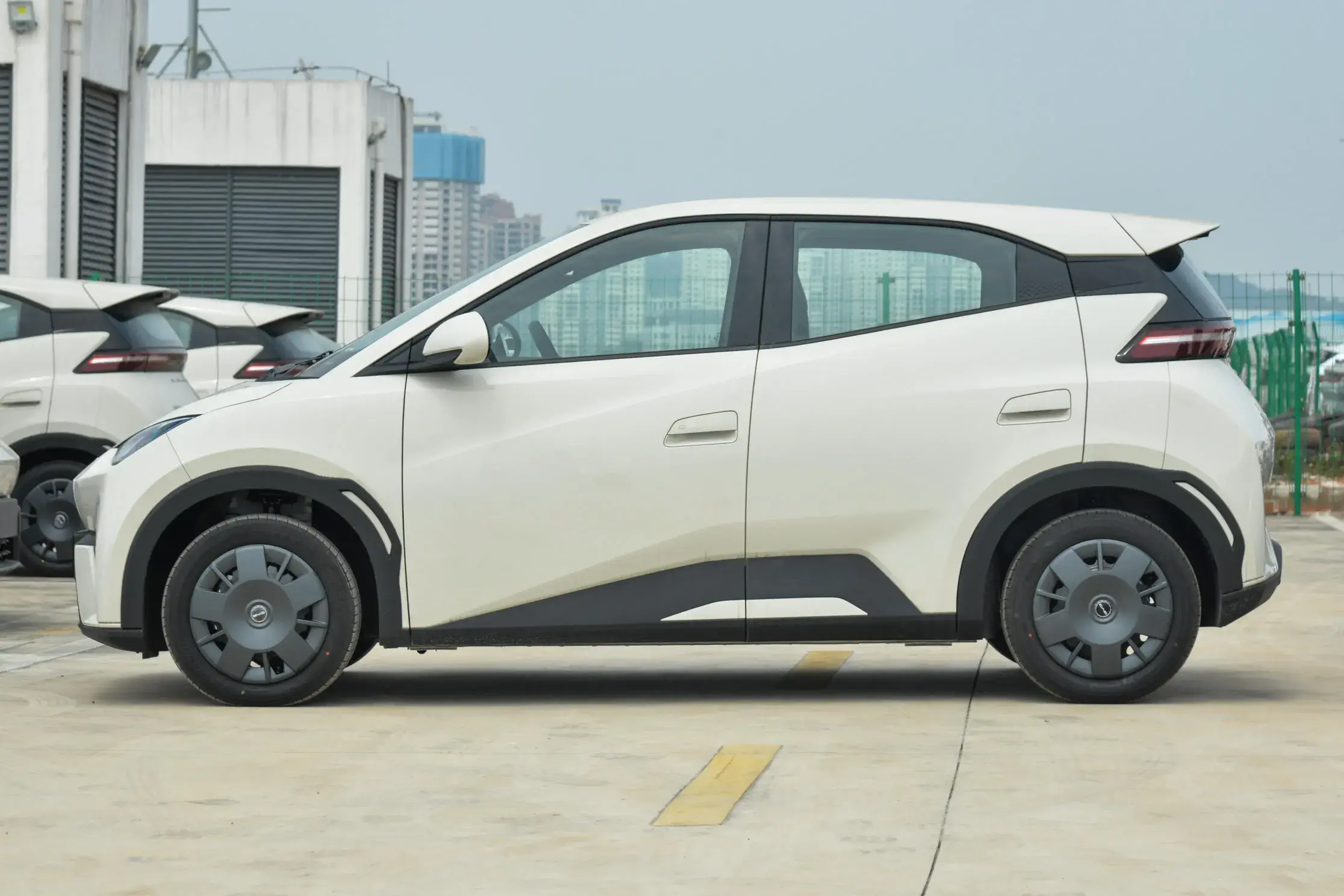 盘点2024年最热门的六款新能源汽车
