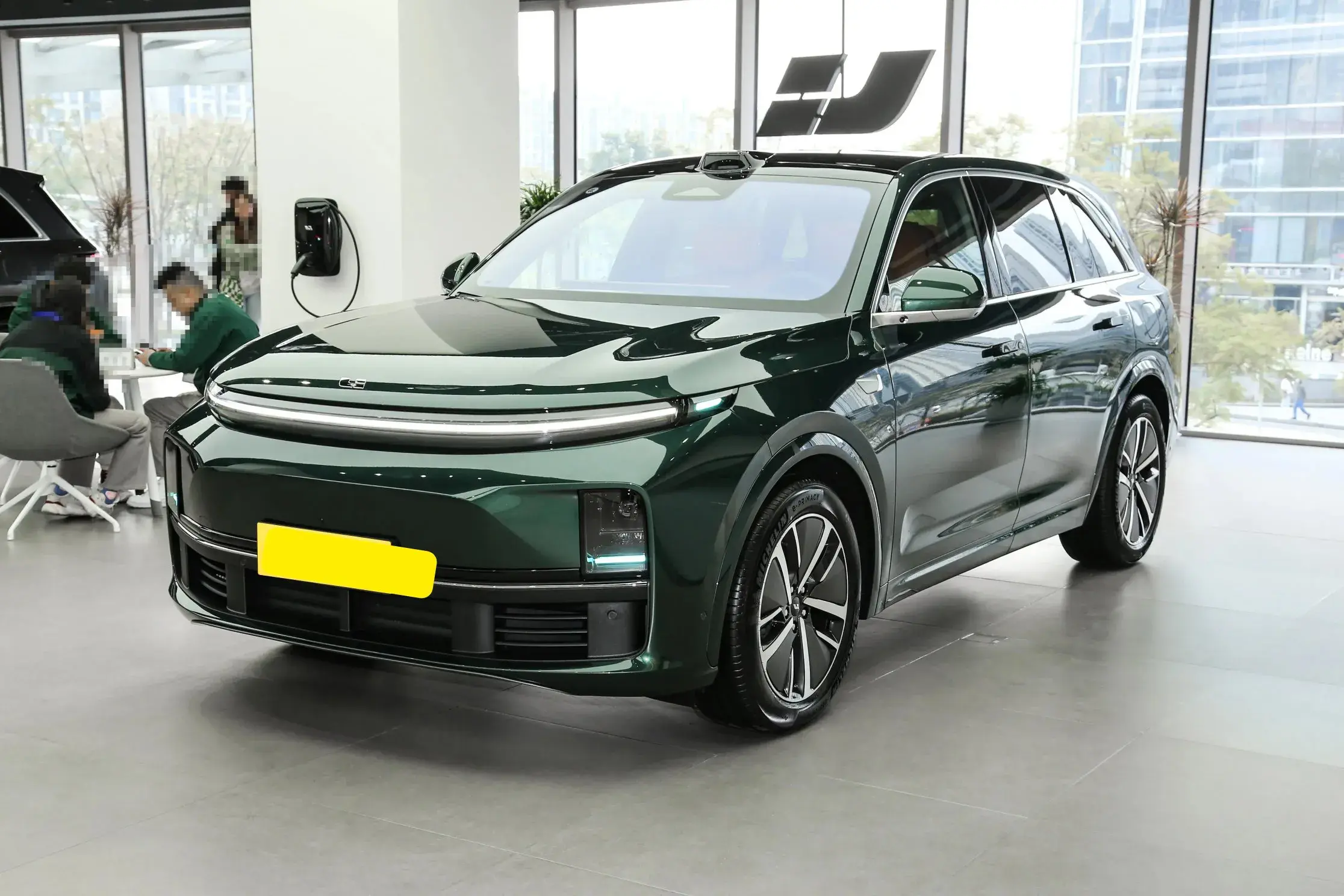 盘点2024年最热门的六款新能源汽车