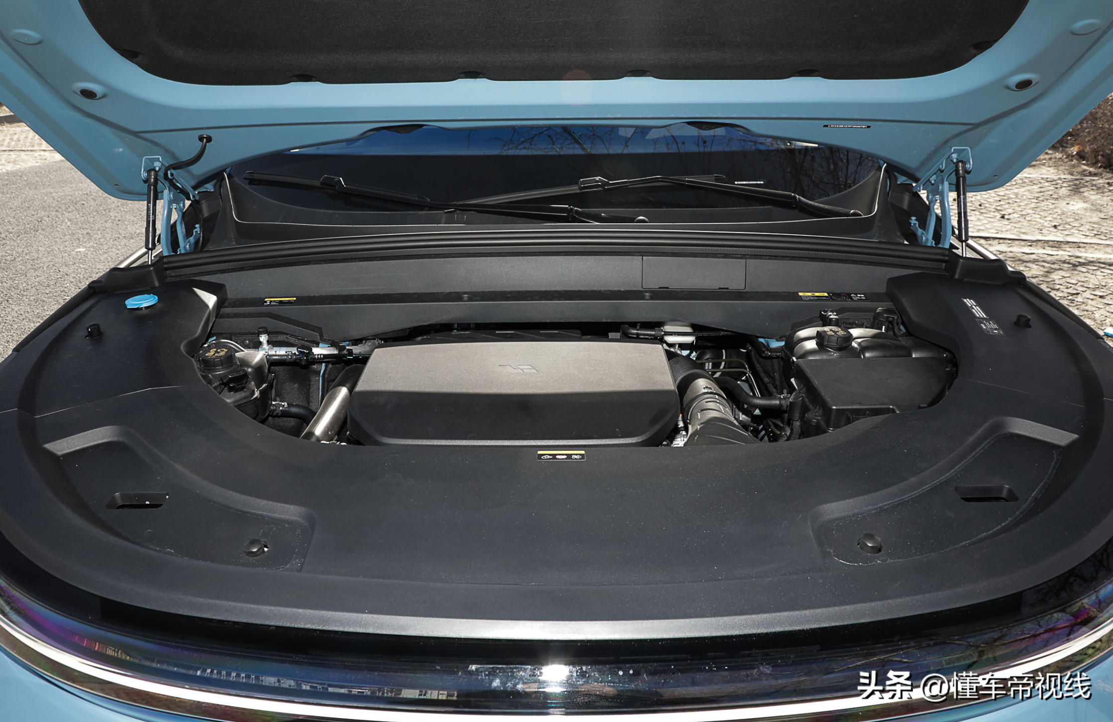 新车 | 31.98万元起售，五座中大型增程式SUV，理想L7实拍解析