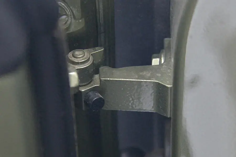 小米SU7拆解：别着急，看看质量和售后再买不迟！
