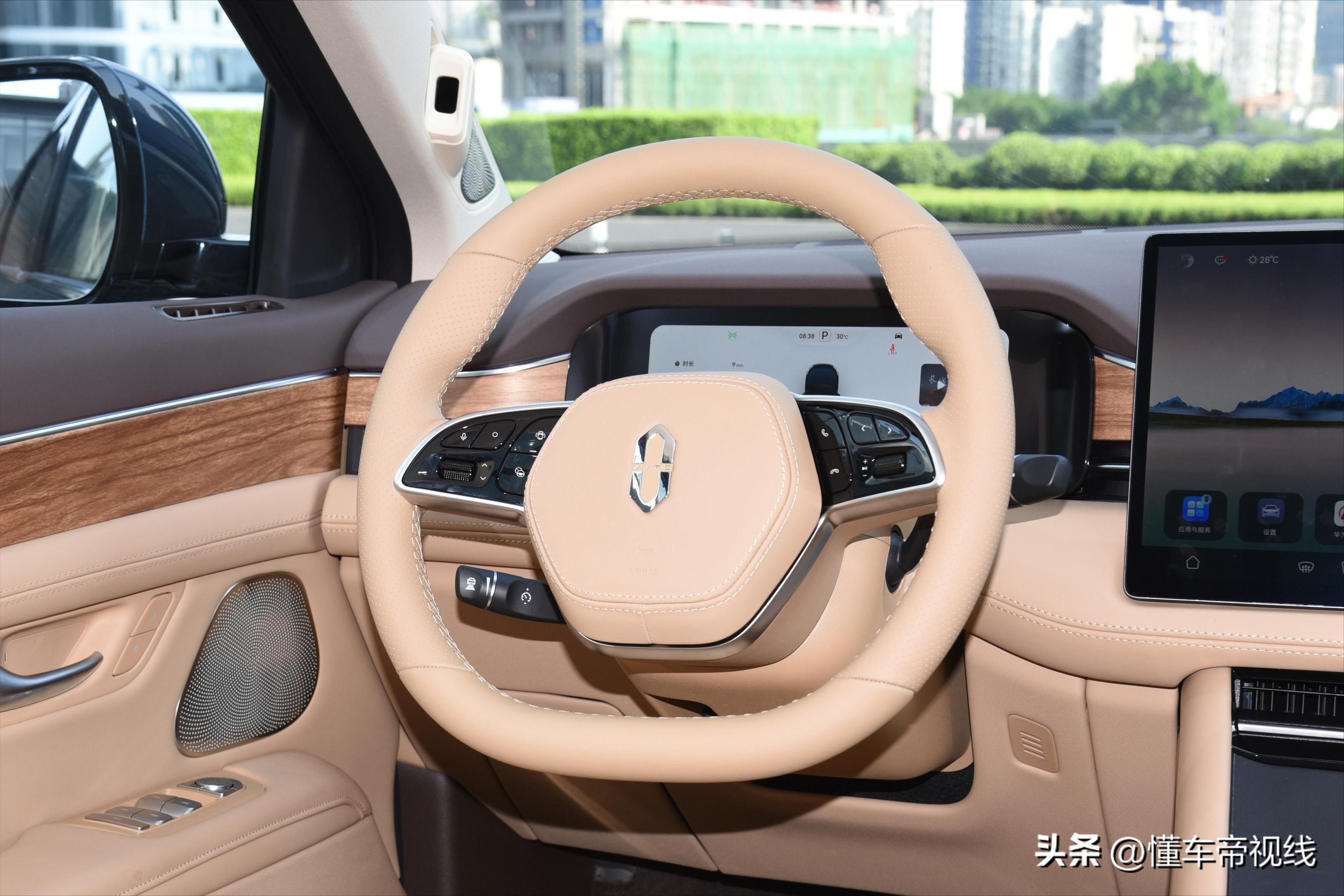新车 | 售28.98万元起 新风格前脸/理想L6同级 新款AITO问界M7实拍