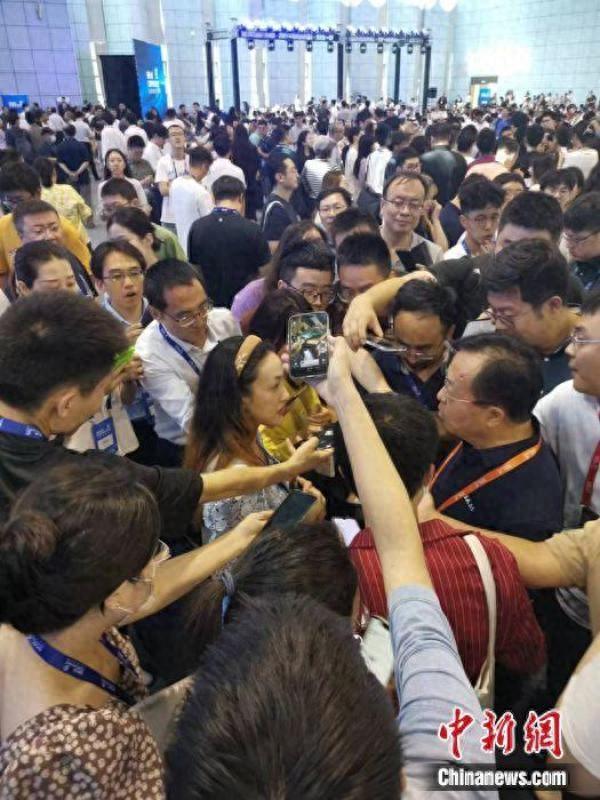 风口上的人工智能，开始卖力地推大比拼