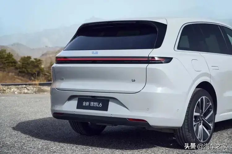 理想L6：展现电动汽车的无限可能!