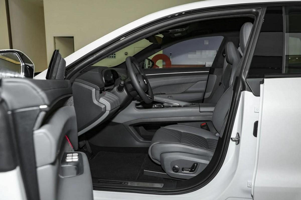 四车横评，昊铂HT、特斯拉Model Y、问界M7、极氪001，选谁更值？