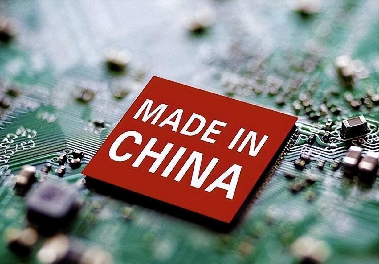 国产芯片终于支棱起来了，外媒都惊呆了：美芯这是要凉凉啊！