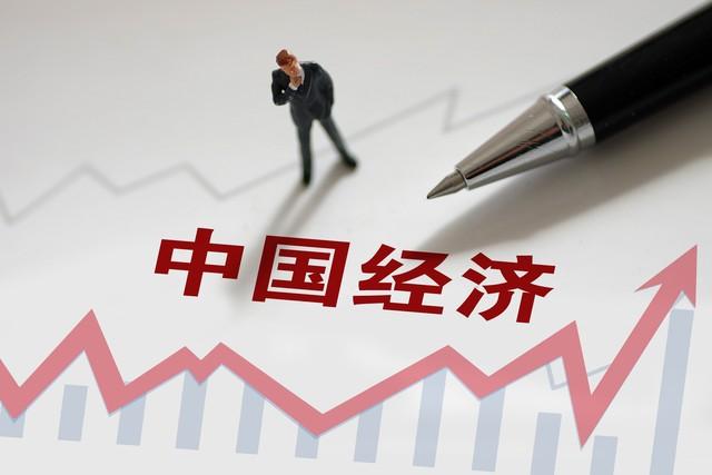中国为什么不断推行新能源汽车？