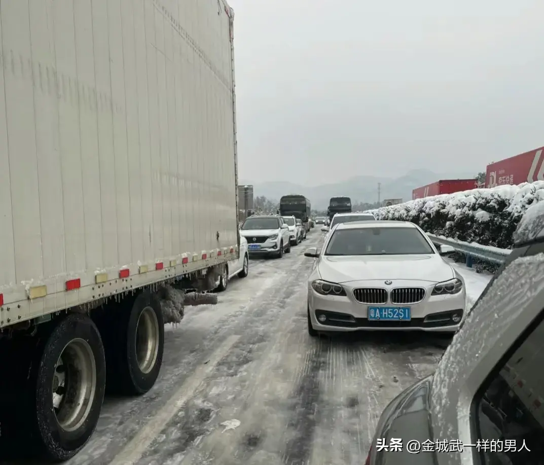 传统燃油车VS新能源汽车，你选哪一个？
