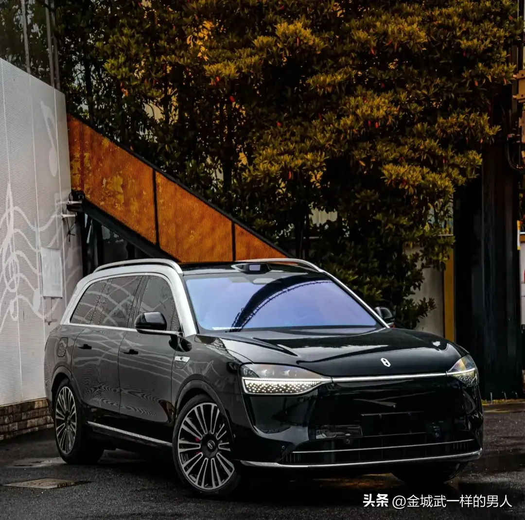 问界M9:传统豪华SUV终结者！