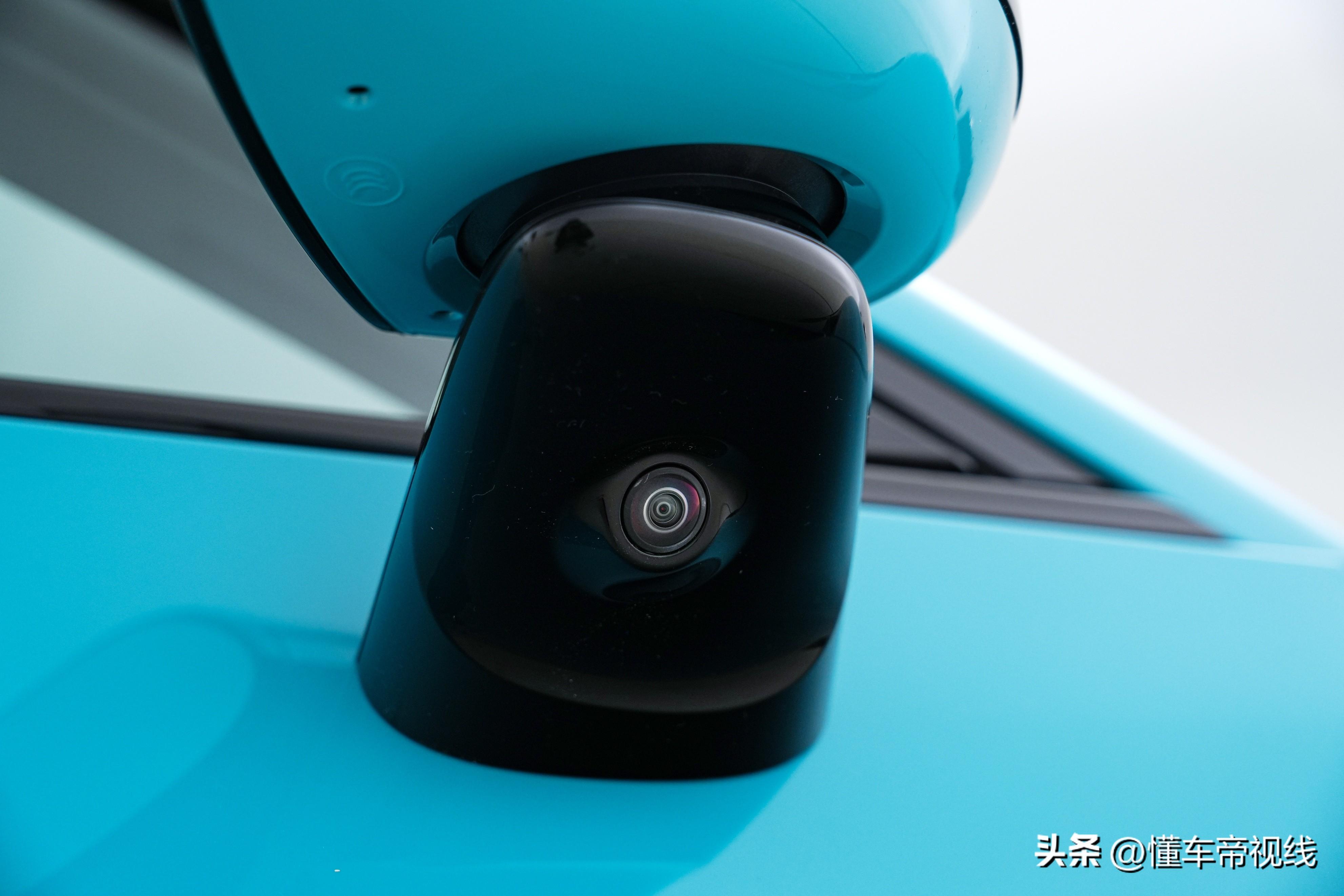 新车 | “零百”2.78秒/空气悬架/800伏快充等，小米SU7实拍解析