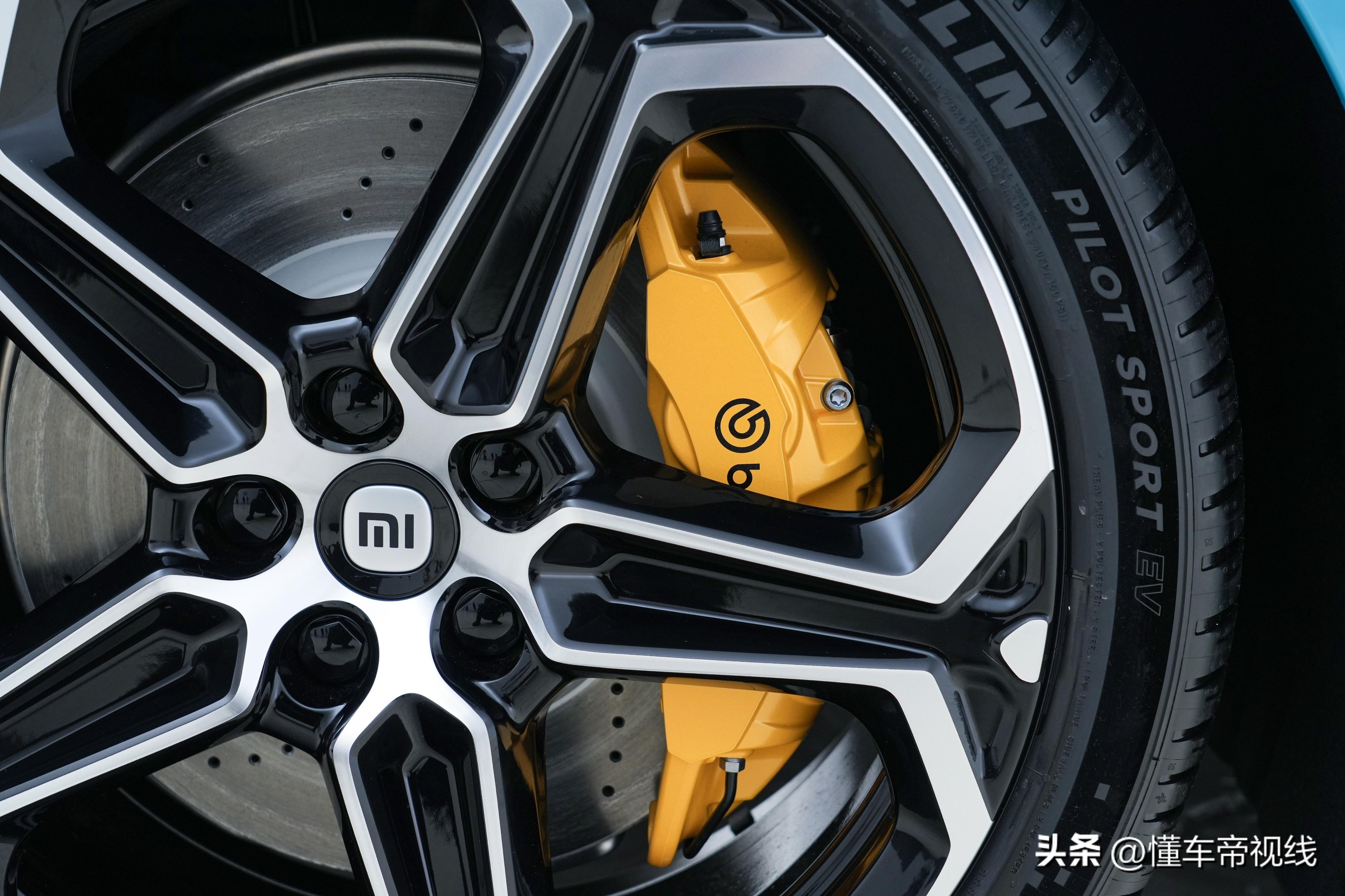 新车 | “零百”2.78秒/空气悬架/800伏快充等，小米SU7实拍解析