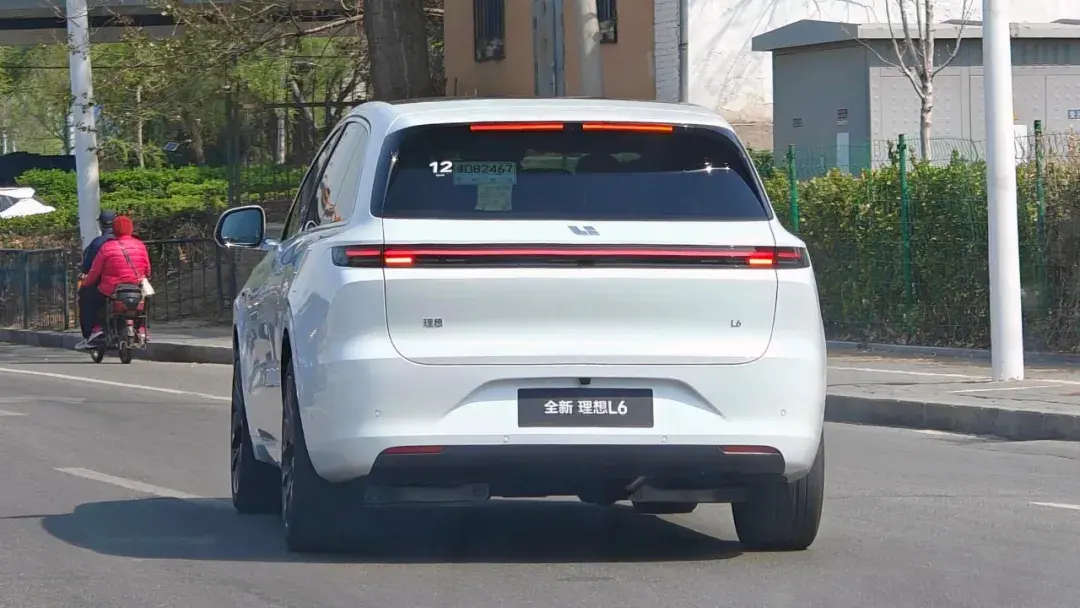理想L6实车曝光，25-30万，即将上市？
