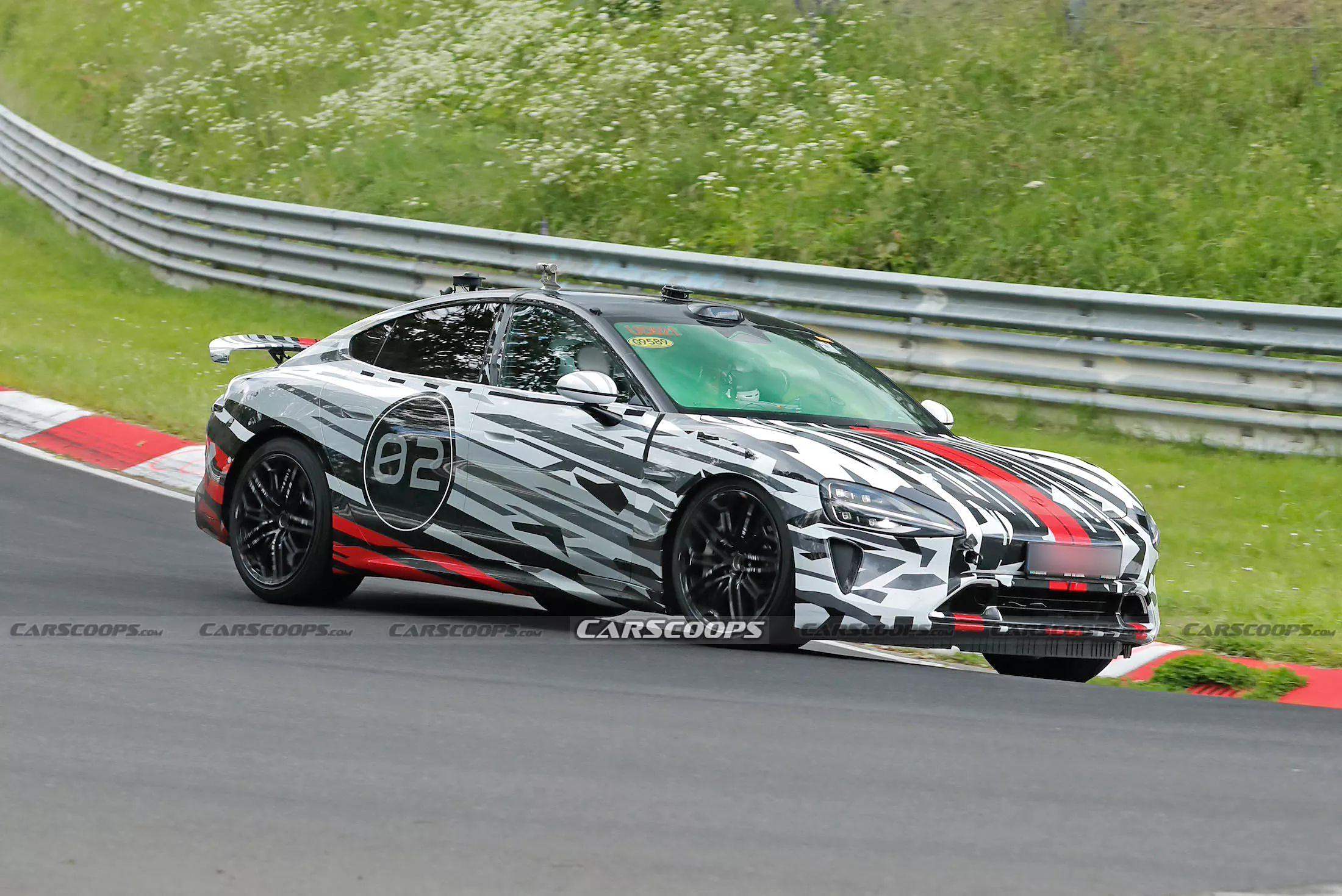 小米SU7在纽北跑得比911 GT3还快？刹车咋解决的？