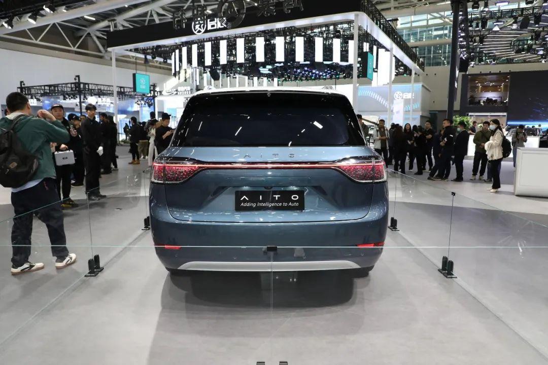 问界M9，真的能做到1000万内最好SUV？
