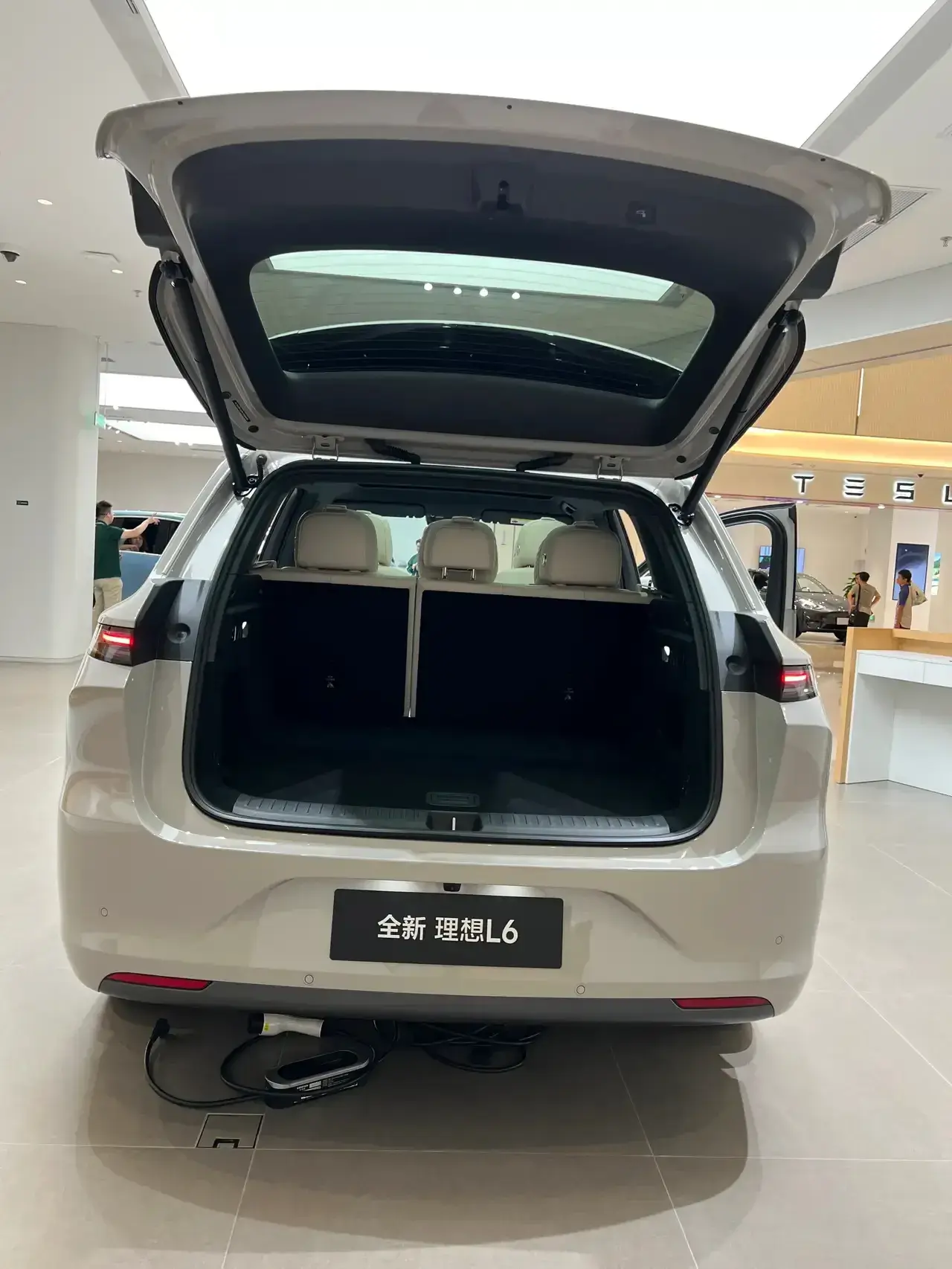 理想L6上市有一段时间了今天聊一下吧 说实话我挺喜欢这...