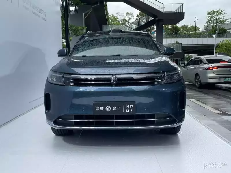 问界新M7 Ultra售28.98万起 升级CDC减振器/问界M9同款激光雷达