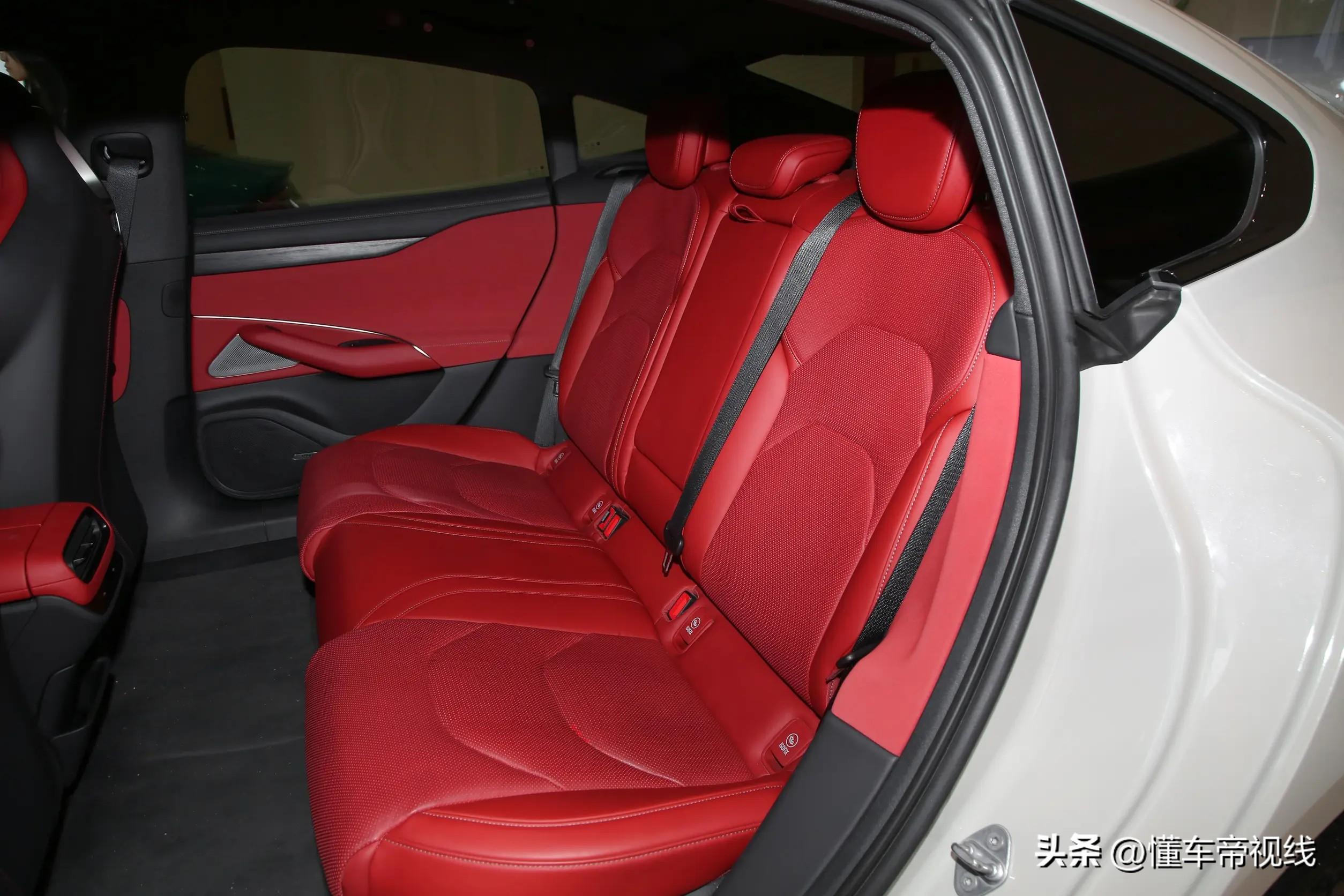 新车｜小米SU7 7月限时购车权益：赠Nappa座椅，增强智驾终身免费