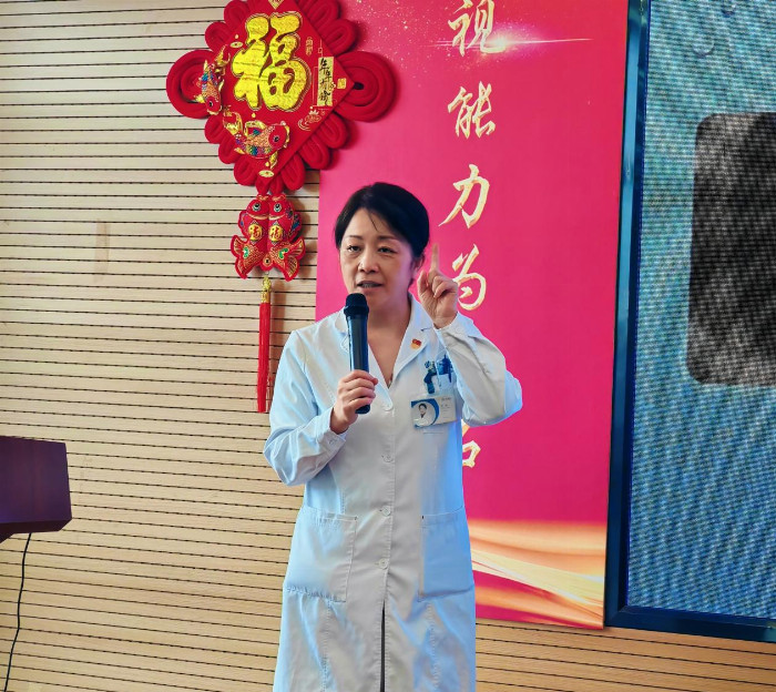 巧手做花灯，普瑞眼科白内障会员在浓情暖意中迎中秋