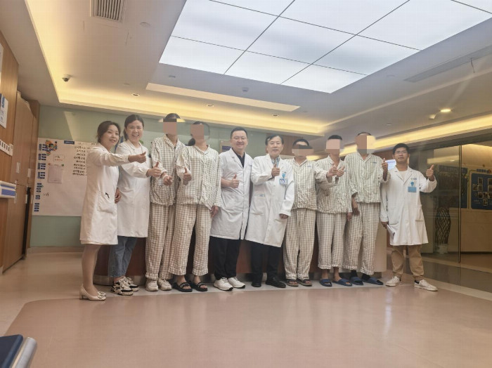 穿越黑暗，拥抱光明：卢奕教授驱散“马凡”患者眼中的迷雾