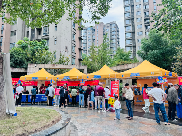 “灵动中国-守护爱的记忆”佐力药业携手杭州九洲大药房公益行进社区，构筑老年痴呆的共同防线