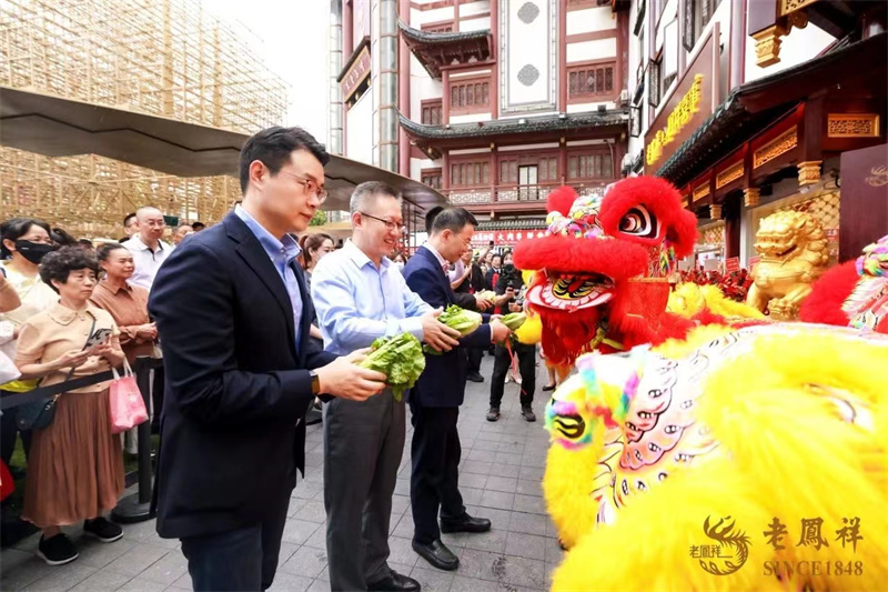 老凤祥银楼旗舰店焕新启幕——共贺国庆75周年，上海地区六店闪耀同庆