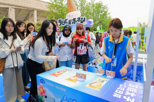 青春就要放肆甜，天冰春日快闪席卷全国高校
