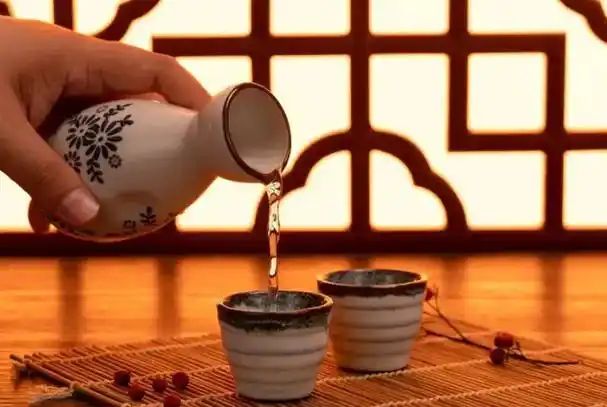 四季贵宾1998 酒：岁月陈酿的味觉华章