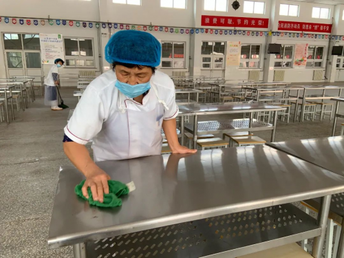 天津宝衡高中校园里的“守护者联盟”致敬每一份平凡的坚守
