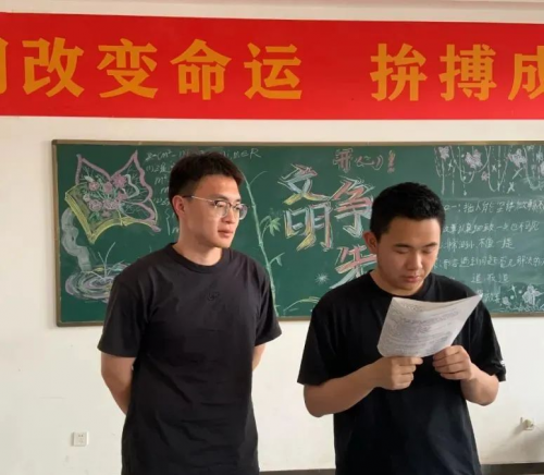 天津宝衡高中校园里的“守护者联盟”致敬每一份平凡的坚守