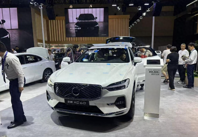 家庭用车优选：沃尔沃全新XC60限时25.49万起，安全与品质并重