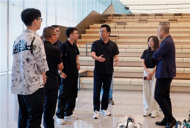 云深处科技X当虹科技今日签约，开启机器人业务深度合作！