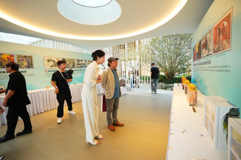 万茗堂以酒为媒融翰墨“清风雅韵 月满中秋”2025中秋雅集圆满落幕