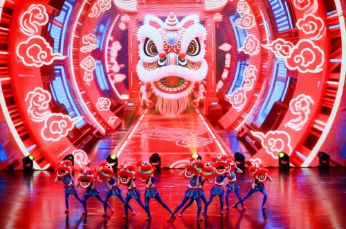 中国上海国际艺术节青少年专场双绽虹桥：“舞韵青春”绘活力，“语艺绽放” 燃秋夜