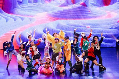中国上海国际艺术节青少年专场双绽虹桥：“舞韵青春”绘活力，“语艺绽放” 燃秋夜