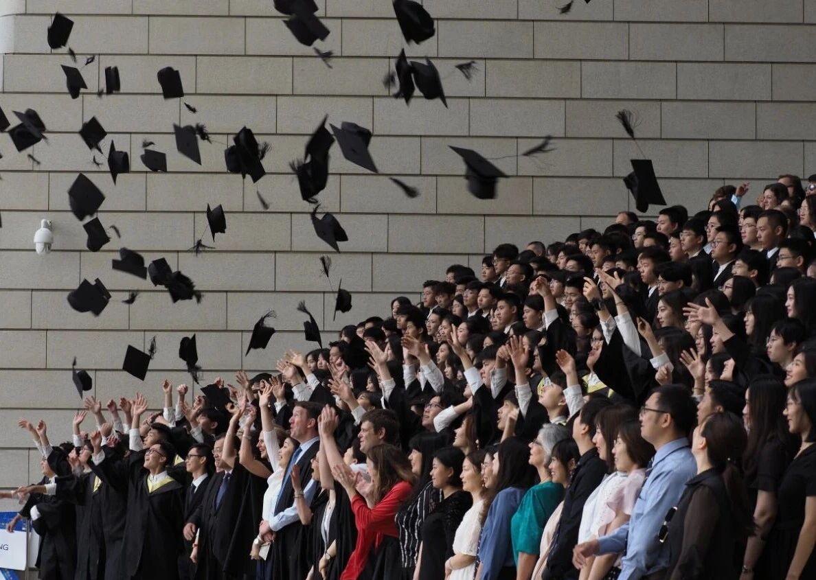 从剑桥大学招生官访校，看宏文学校青岛校区如何打造“培优矩阵”