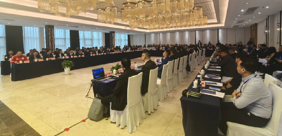 素派门窗受邀参加首届系统门窗供应链创新与应用大会暨中国建筑节能协会系统门窗分会2025年工作会议