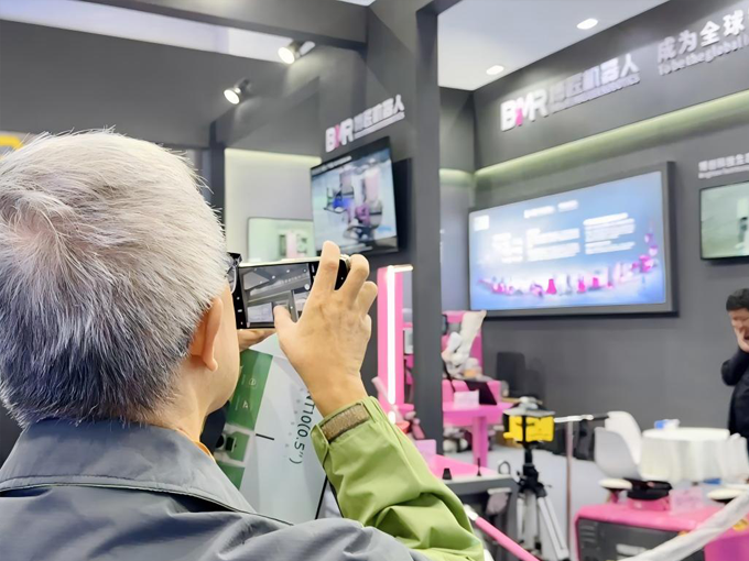 科技赋能好房子！博匠10款智能机器人亮相中国住博会，用实力圈粉全球